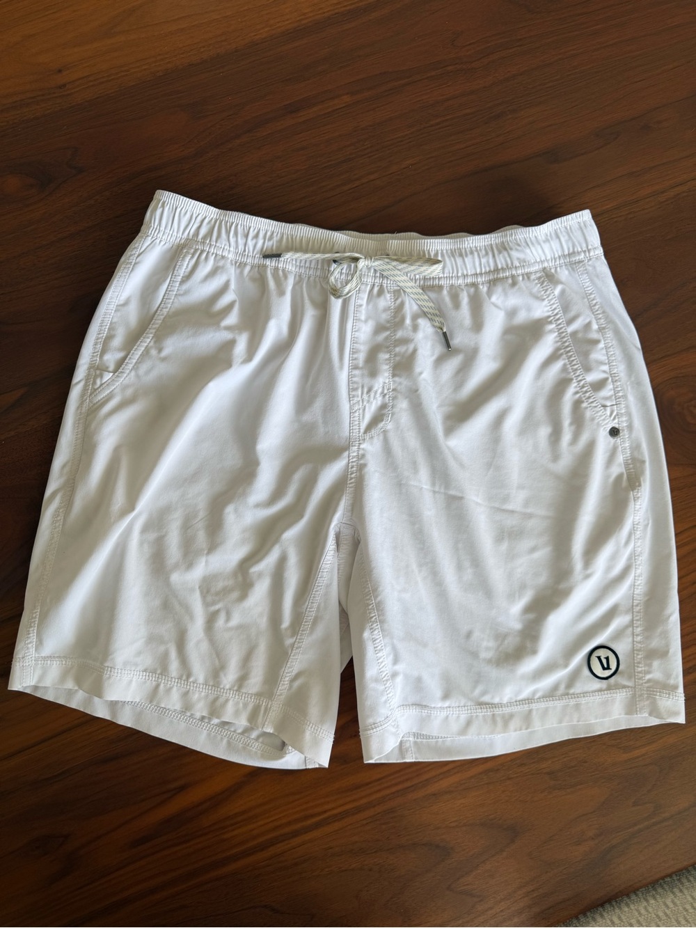 VUORI Kore Shorts White (lined) 7”- Excellent Condition - Size Large